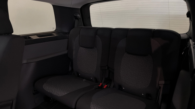 Volkswagen ID. Buzz 210kW Life Pro 86kWh 5dr LWB Auto [7 Seat] Electric Estate - Image 17
